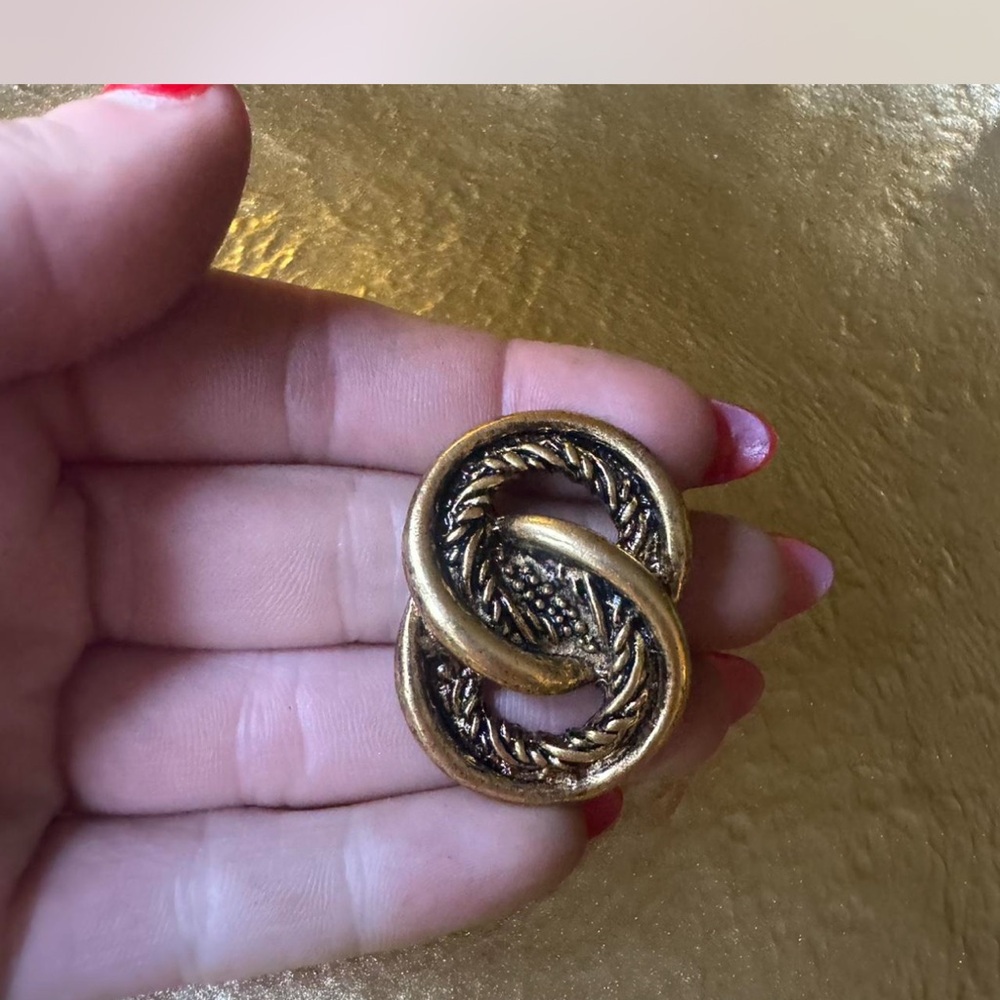Vintage Gold-Tone Knot Brooch